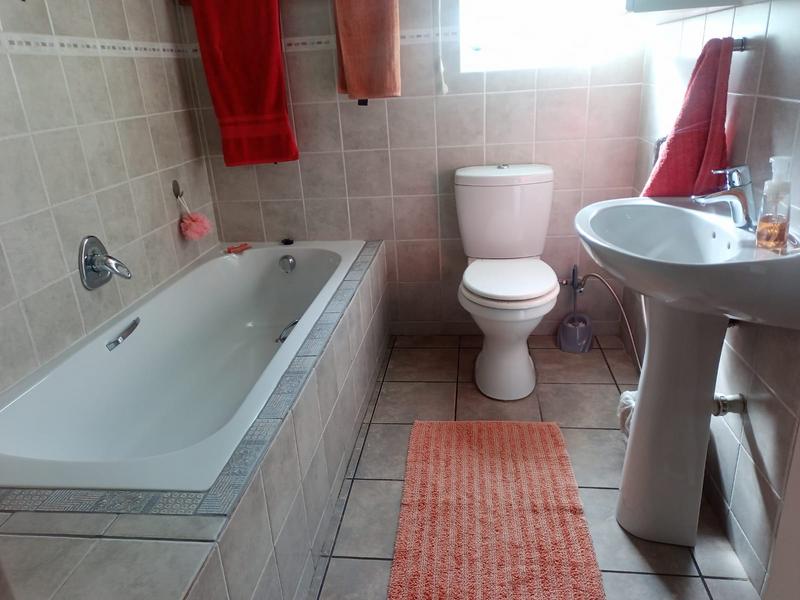 3 Bedroom Property for Sale in Franskraal Western Cape